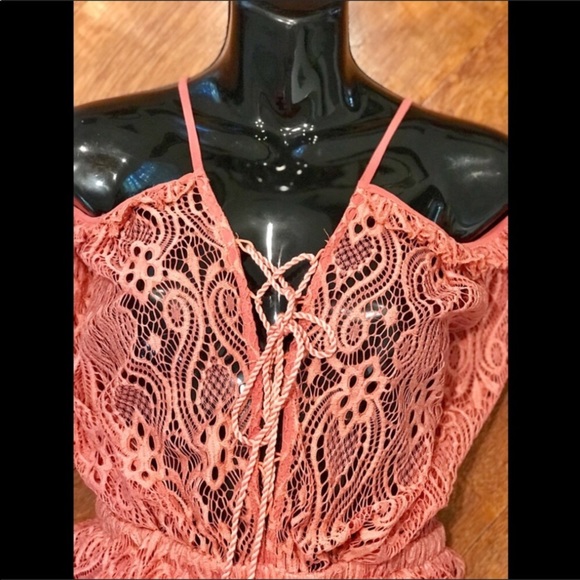 One the land lacy dusty rose romper size   medium - Picture 5 of 8